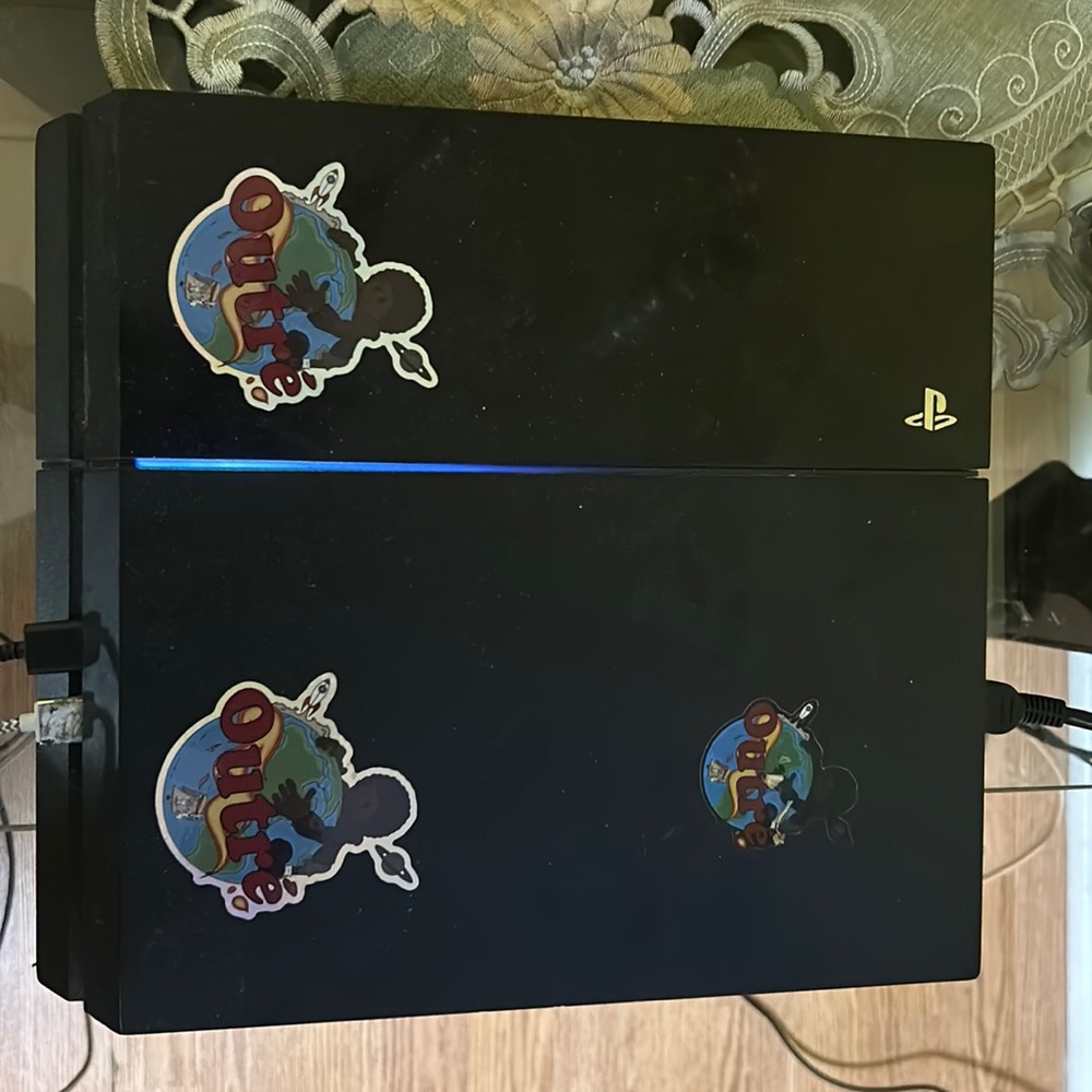 Ps4 for sale in good condition and has 1tb hard drive